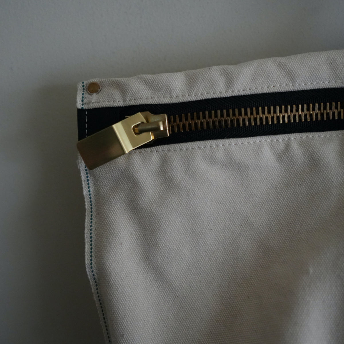 texnh Selvedge Canvas Brass Zip Tote Bag -M-