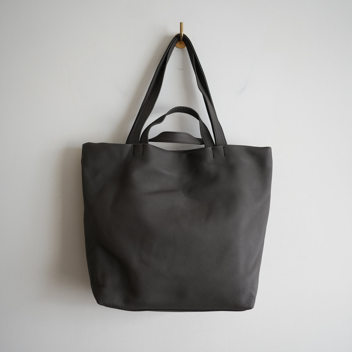 ERA. EO SHRINK MERCH TOTE BAG CHOCO
