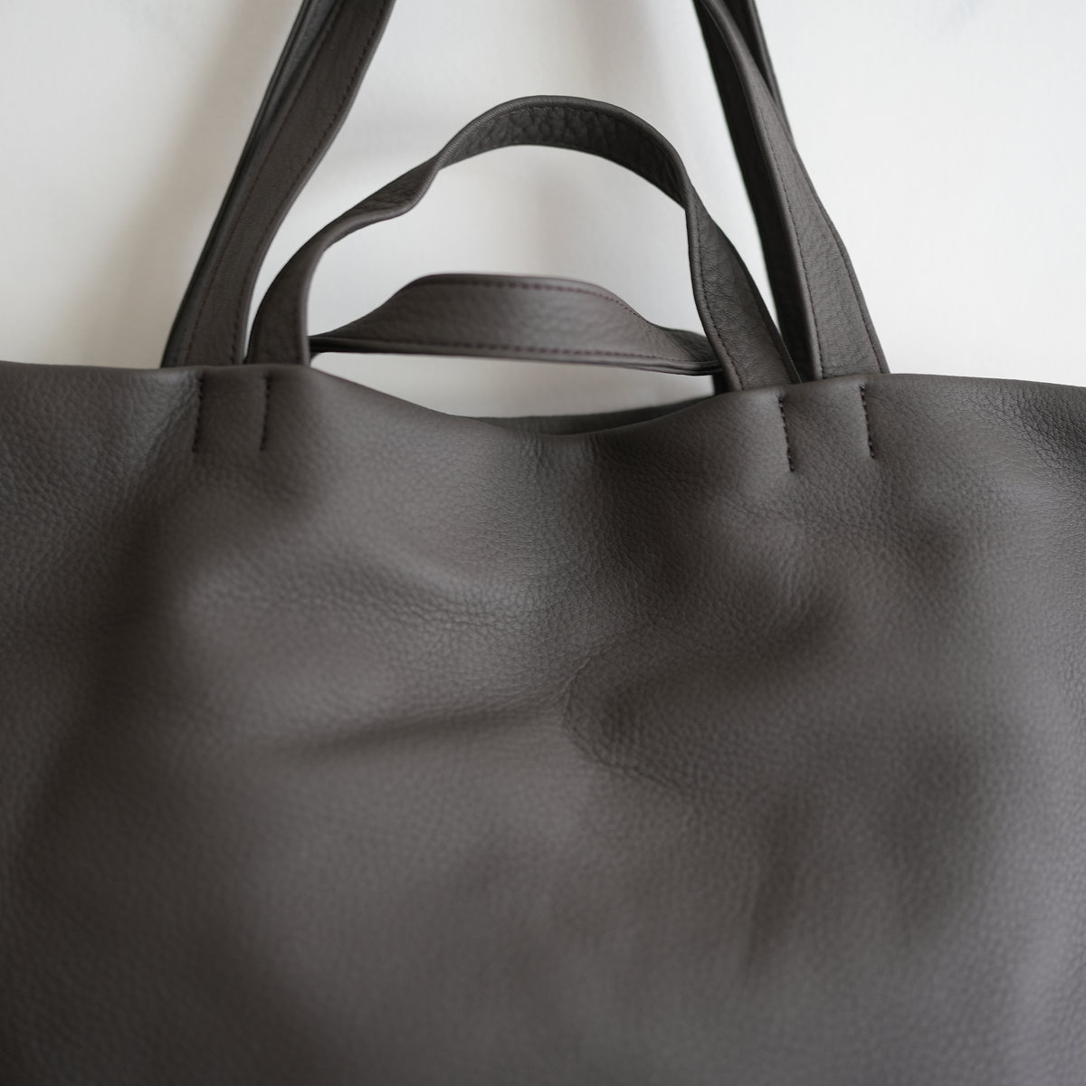 ERA. EO SHRINK MERCH TOTE BAG CHOCO