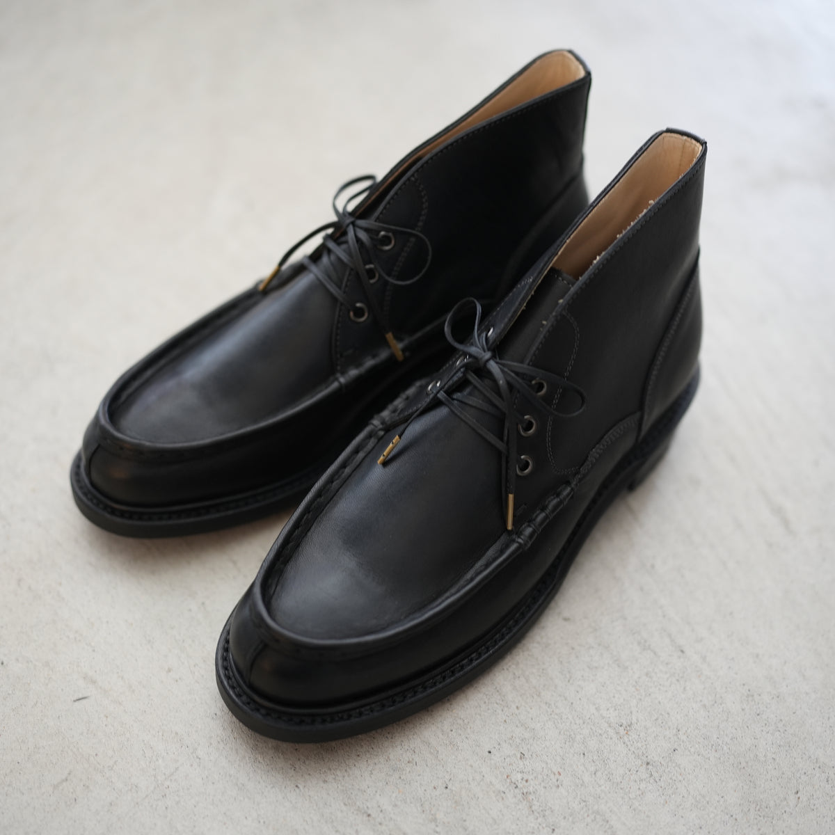 Post Production HUNT MOCCASIN BLACK