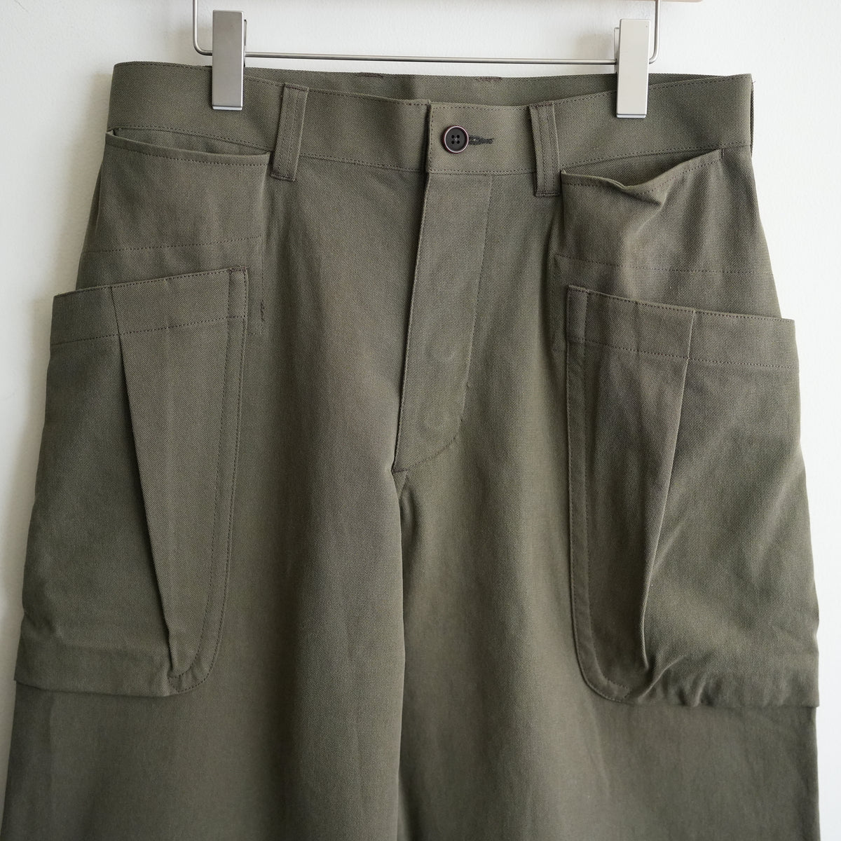 MAATEE&SONS BROKEN TWILL SAILOR 6 PANTS - KHAKI