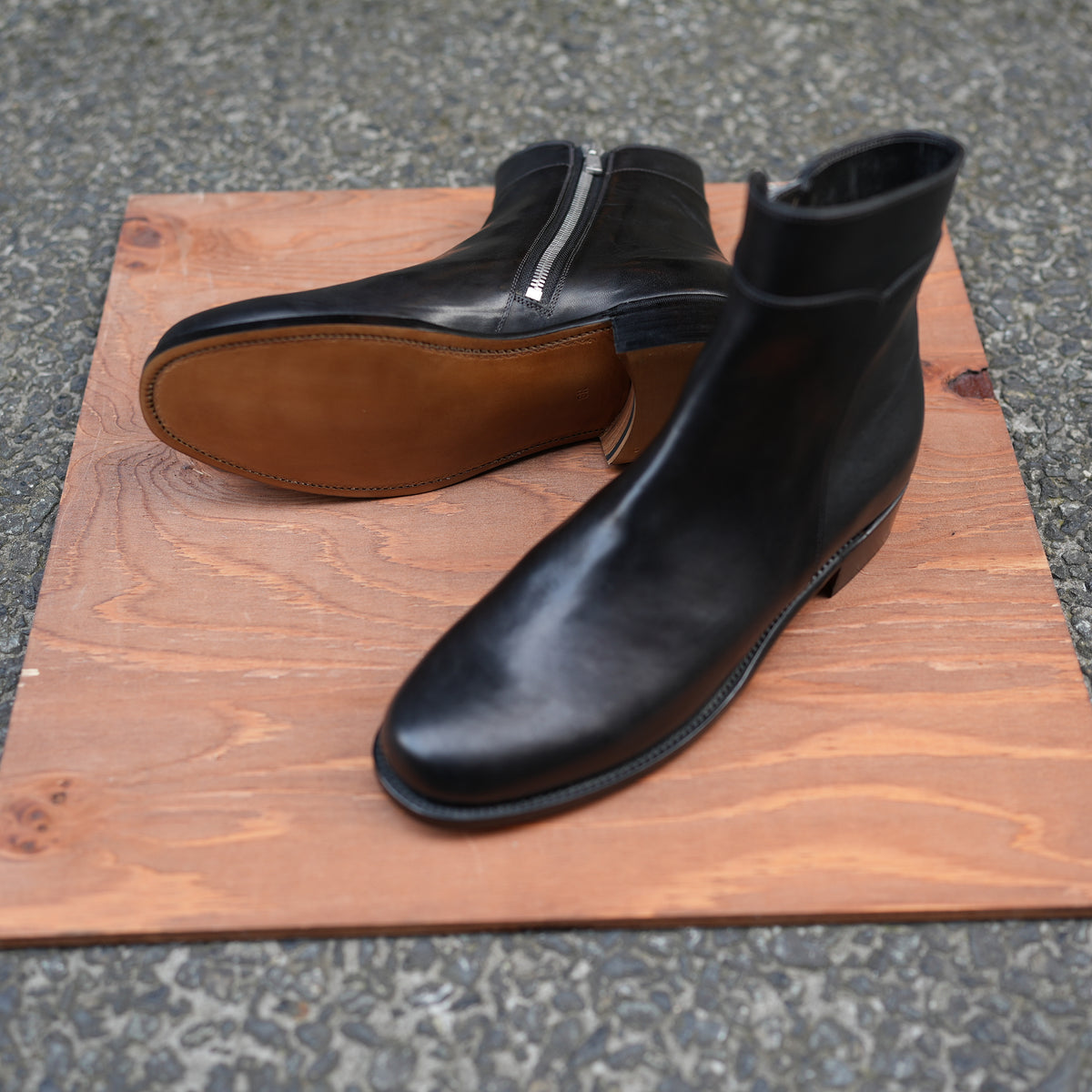 Post Production EX. ITALIAN HORSE LEATHER SIDE ZIP BOOTS