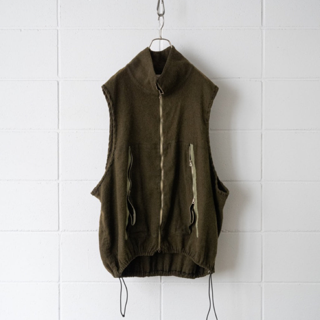 barbell object flower vest khaki – RASSEMBLE