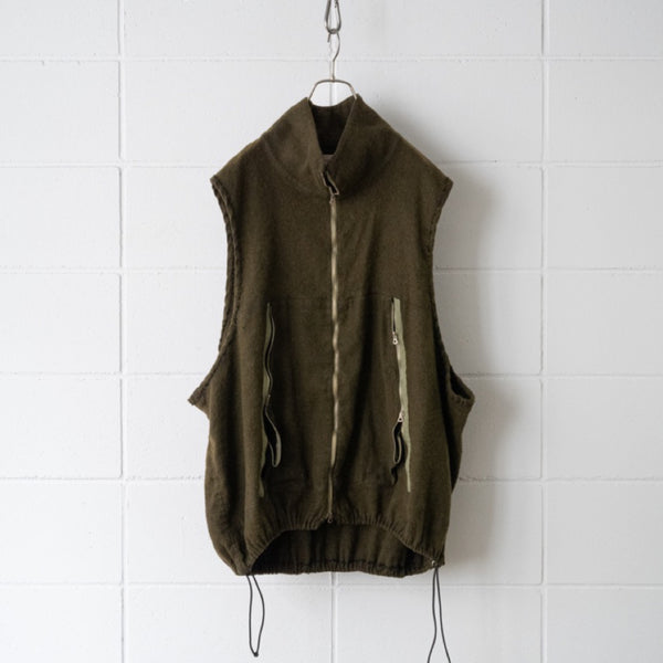 barbell object flower vest khaki – RASSEMBLE