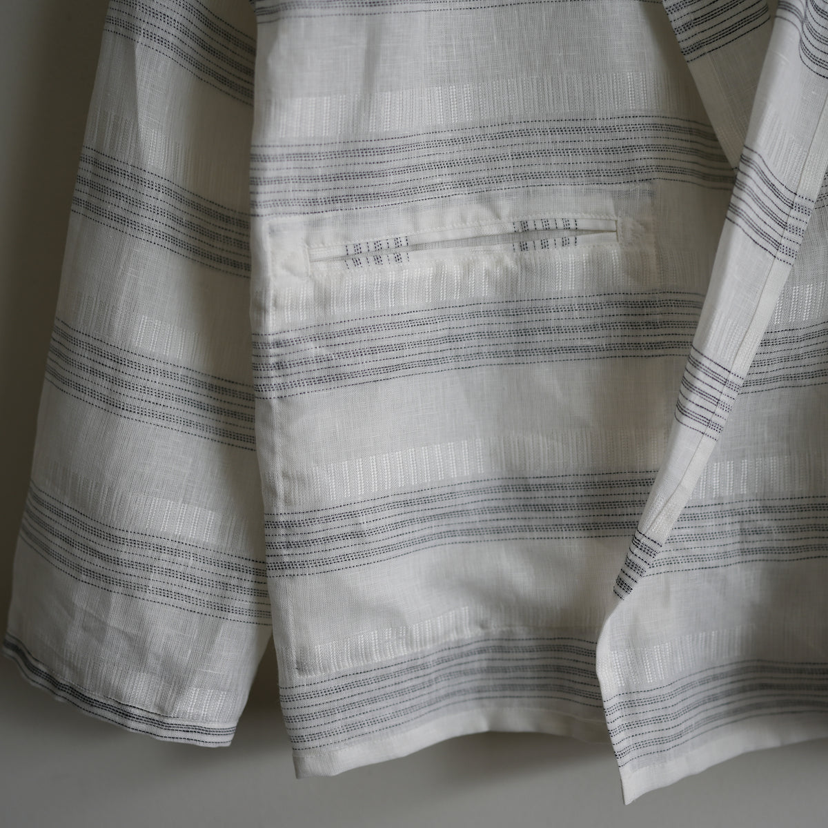 ULTERIOR MULTI STRIPED OVER SH-JKT WHITE