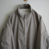 MAATEE&SONS PARACHUTE CLOTH COACH JACKET GREIGE