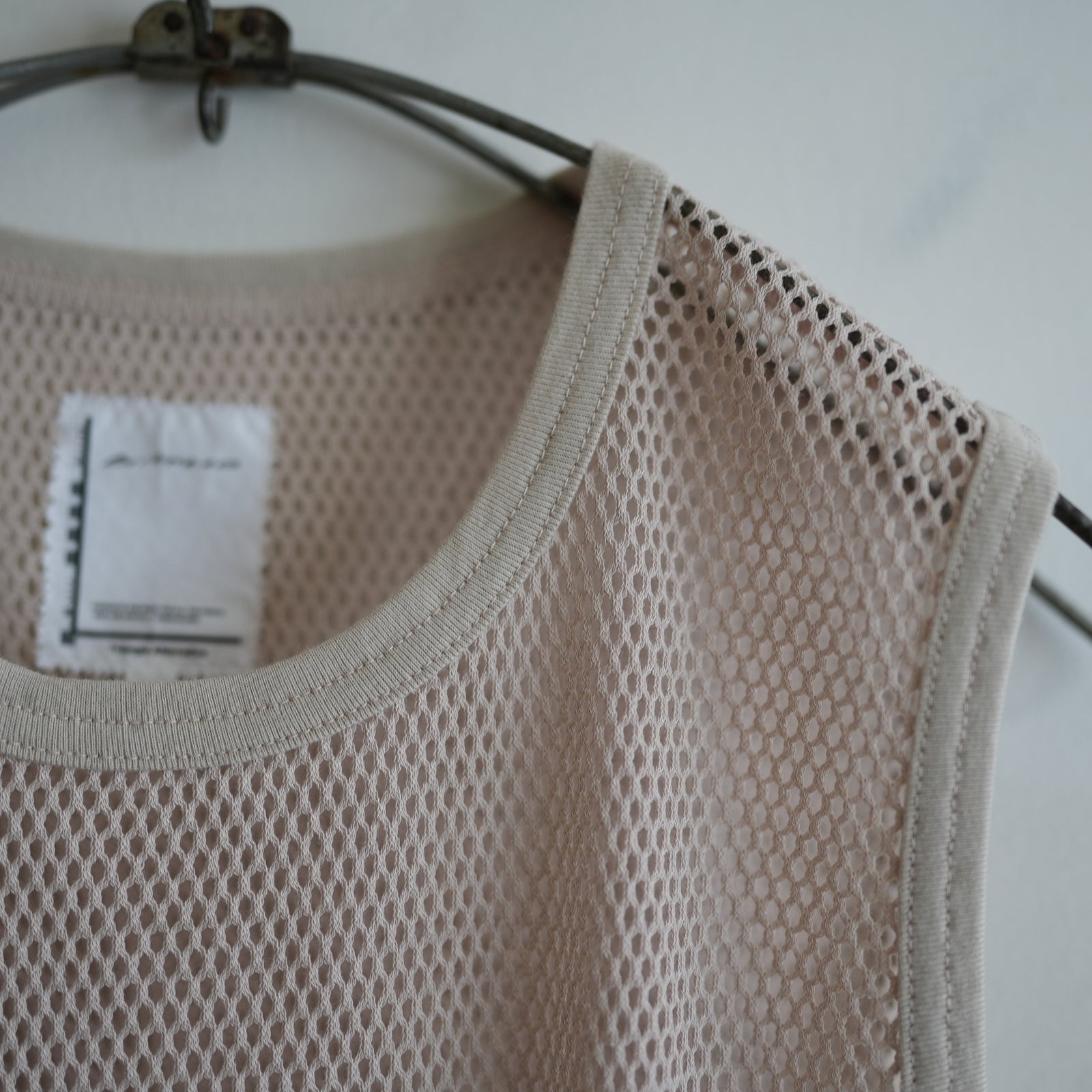 BLACKBIRD MESH TANK TOP BEIGE – RASSEMBLE