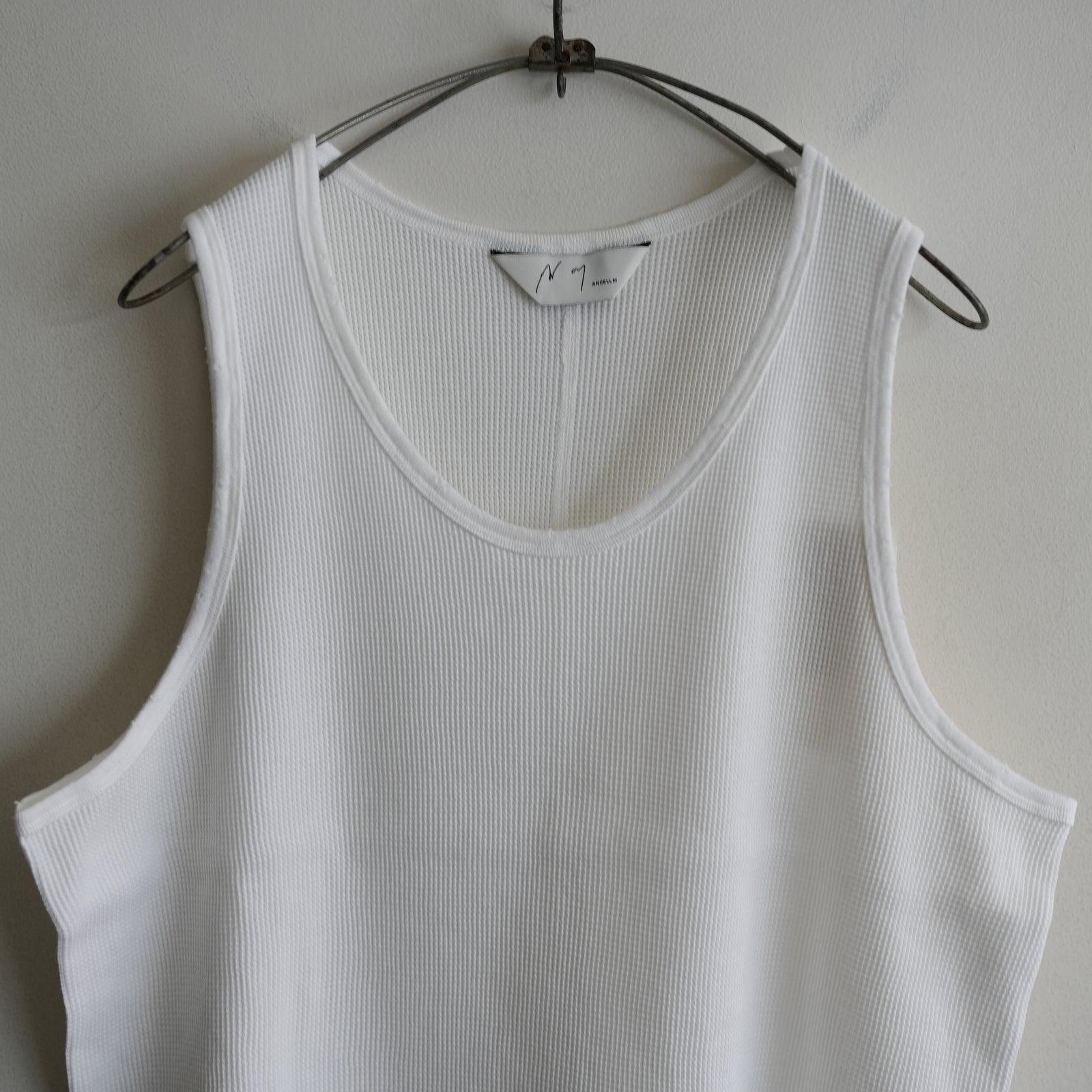 ANCELLM DAMAGE WAFFLE TANK WHITE – RASSEMBLE