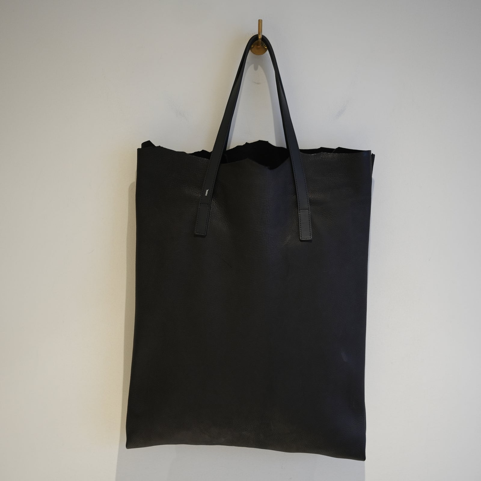 HAAL PRIMITIVE TOTE BAG DEAR LEATHER – RASSEMBLE
