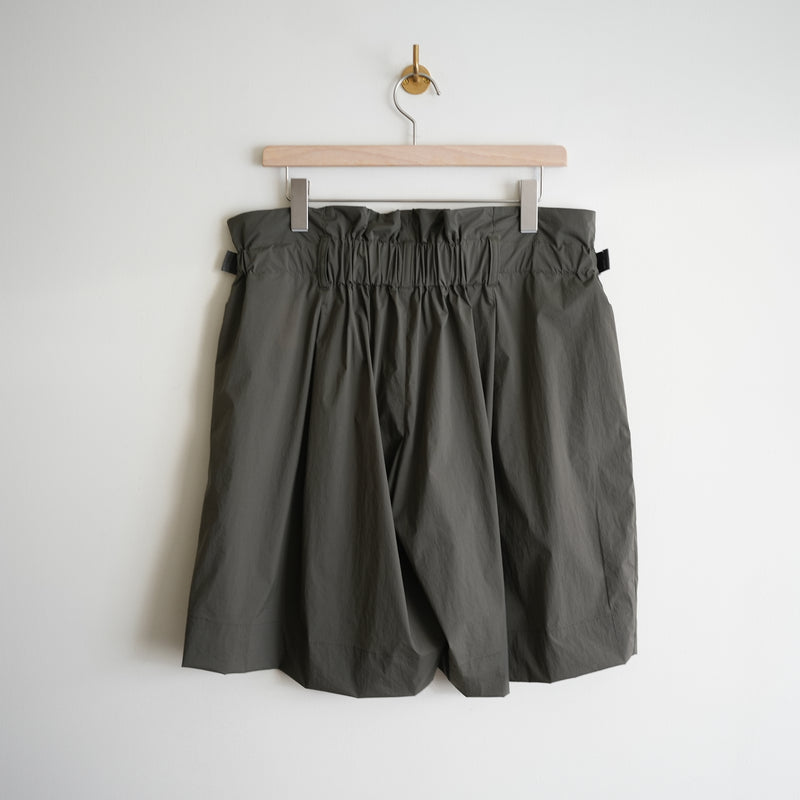 MAATEE&SONS NYLON GURKHA SHORTS KHAKI – RASSEMBLE MAATEE&SONS NYLON GURKHA SHORTS KHAKI – RASSEMBLE