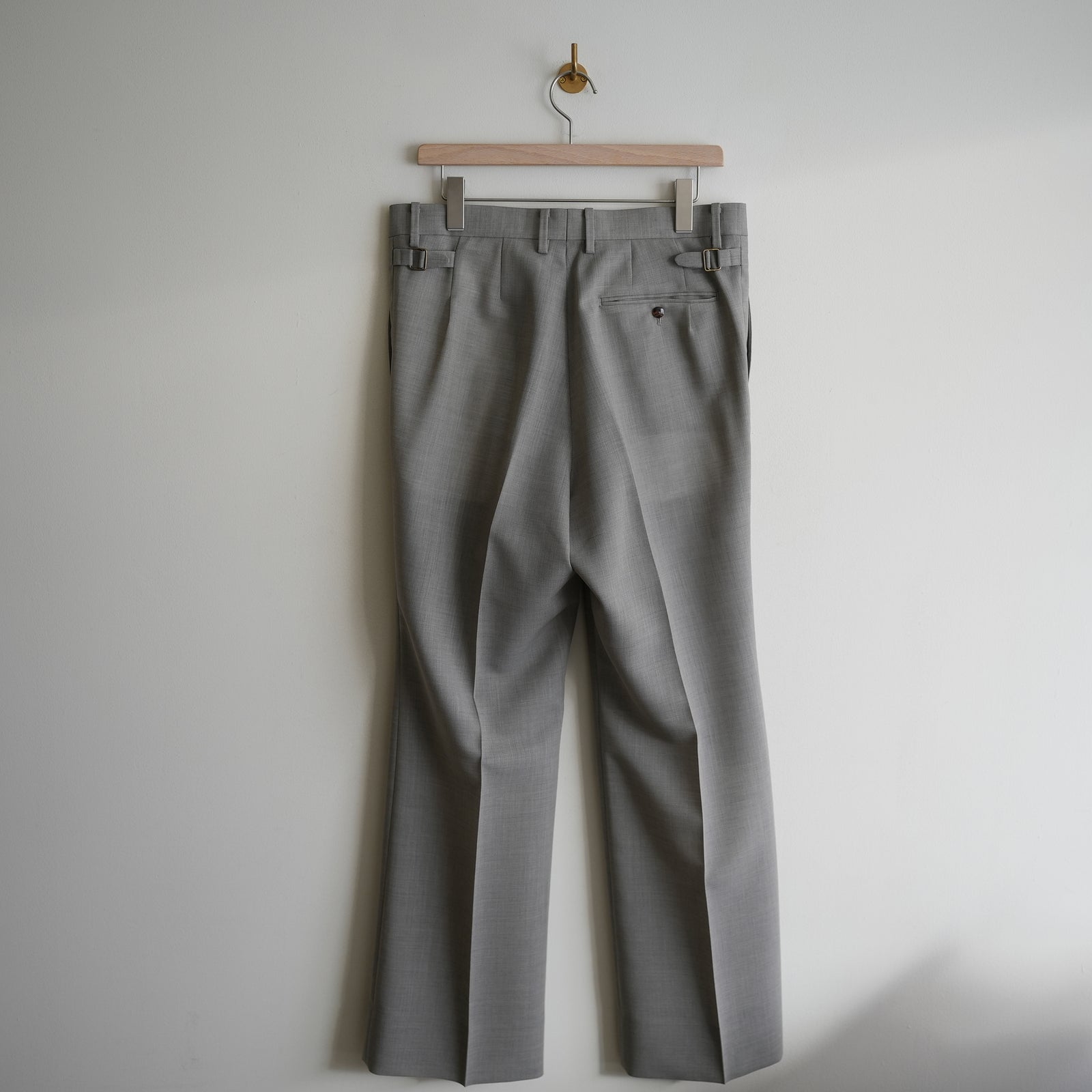 MAATEE&SONS 永遠SLACKS FLARE GREIGE – RASSEMBLE