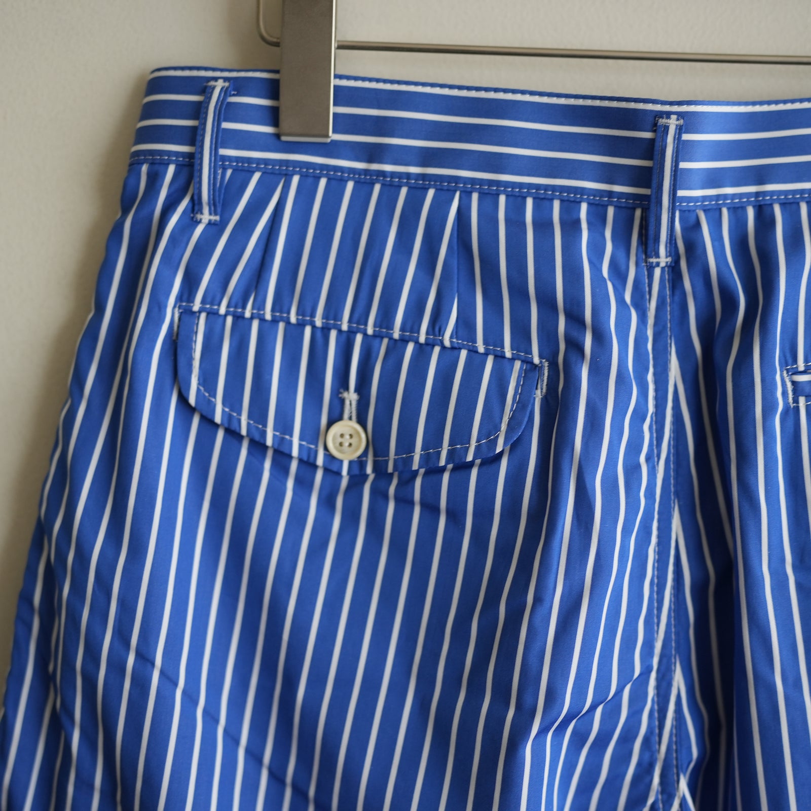 COMME des GARCONS SHIRT STRIPE 2TUCK SHORT PANTS – RASSEMBLE