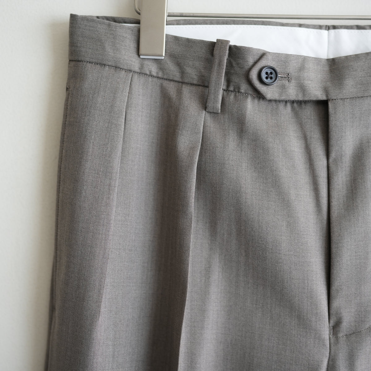 MAATEE&SONS FOREVER SLACKS BEIGE