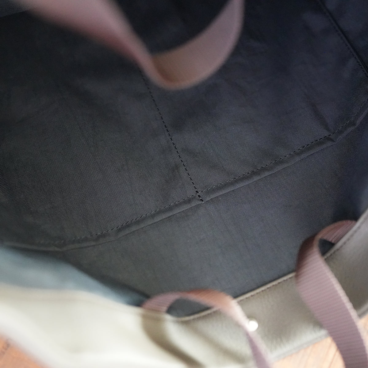 ERA. EO SHRINK RE:PIPE BAG CHOCO