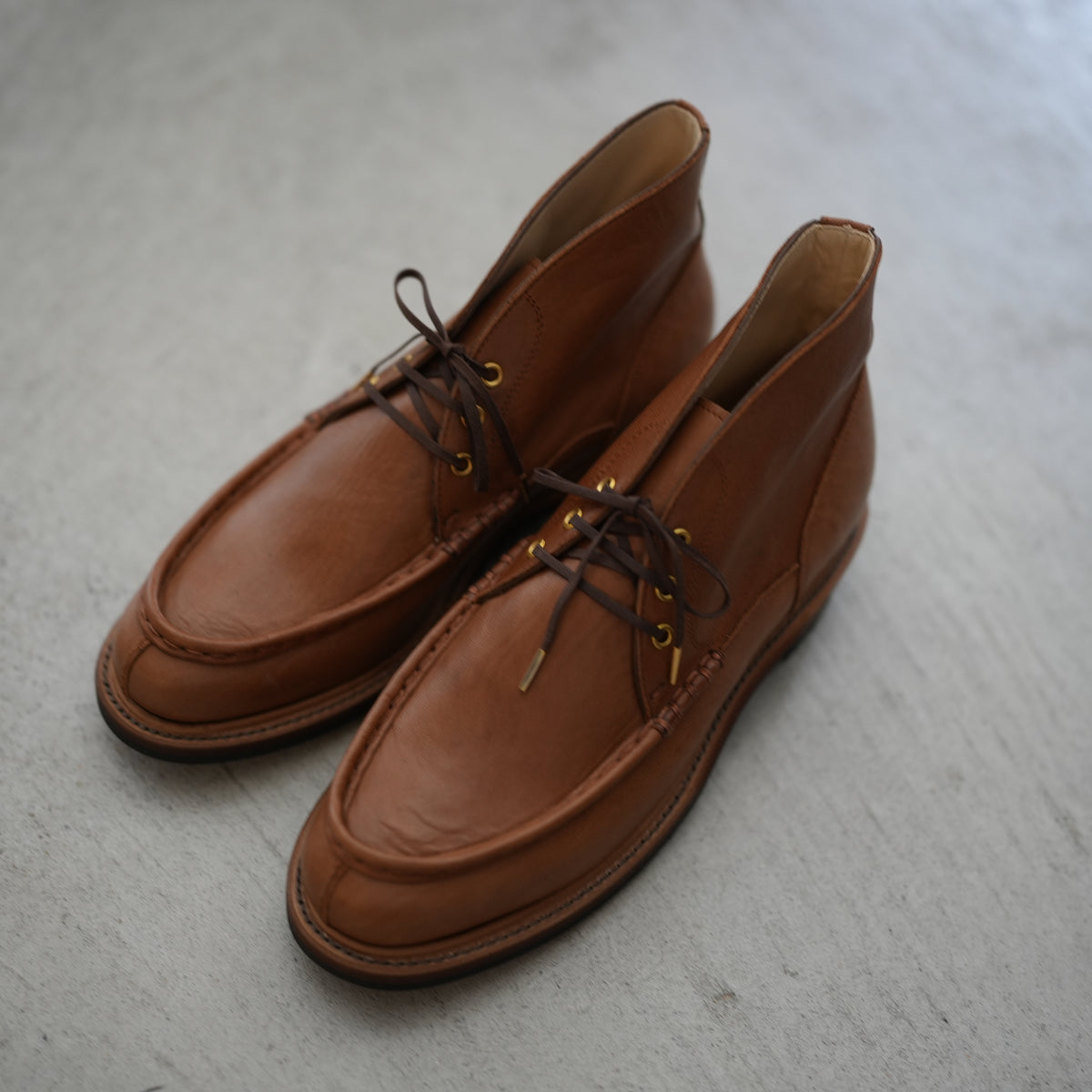 Post Production HUNT MOCCASIN TEAK