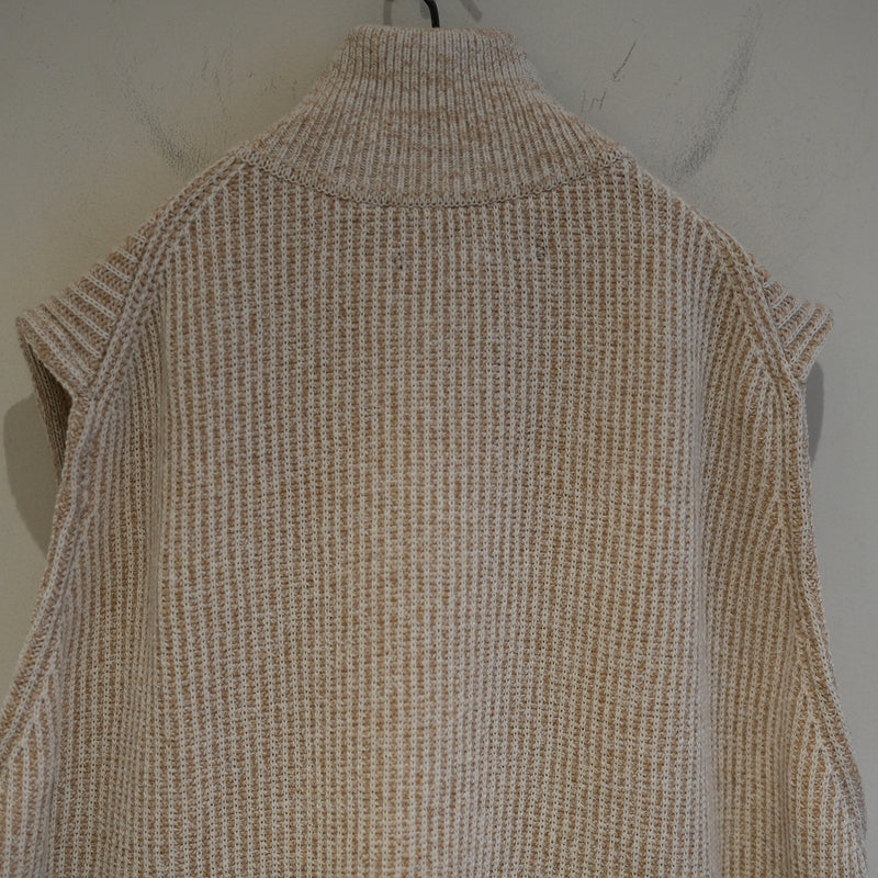 The DUFFER N NEPHEWS MELANGE DRIVERS KNIT VEST "OPIHR" ECRU