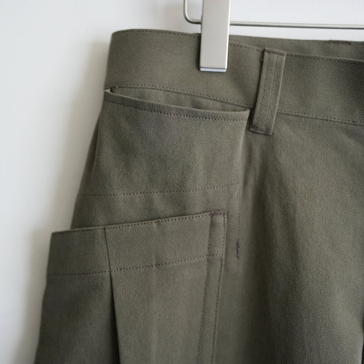 MAATEE&SONS BROKEN TWILL SAILOR 6 PANTS - KHAKI