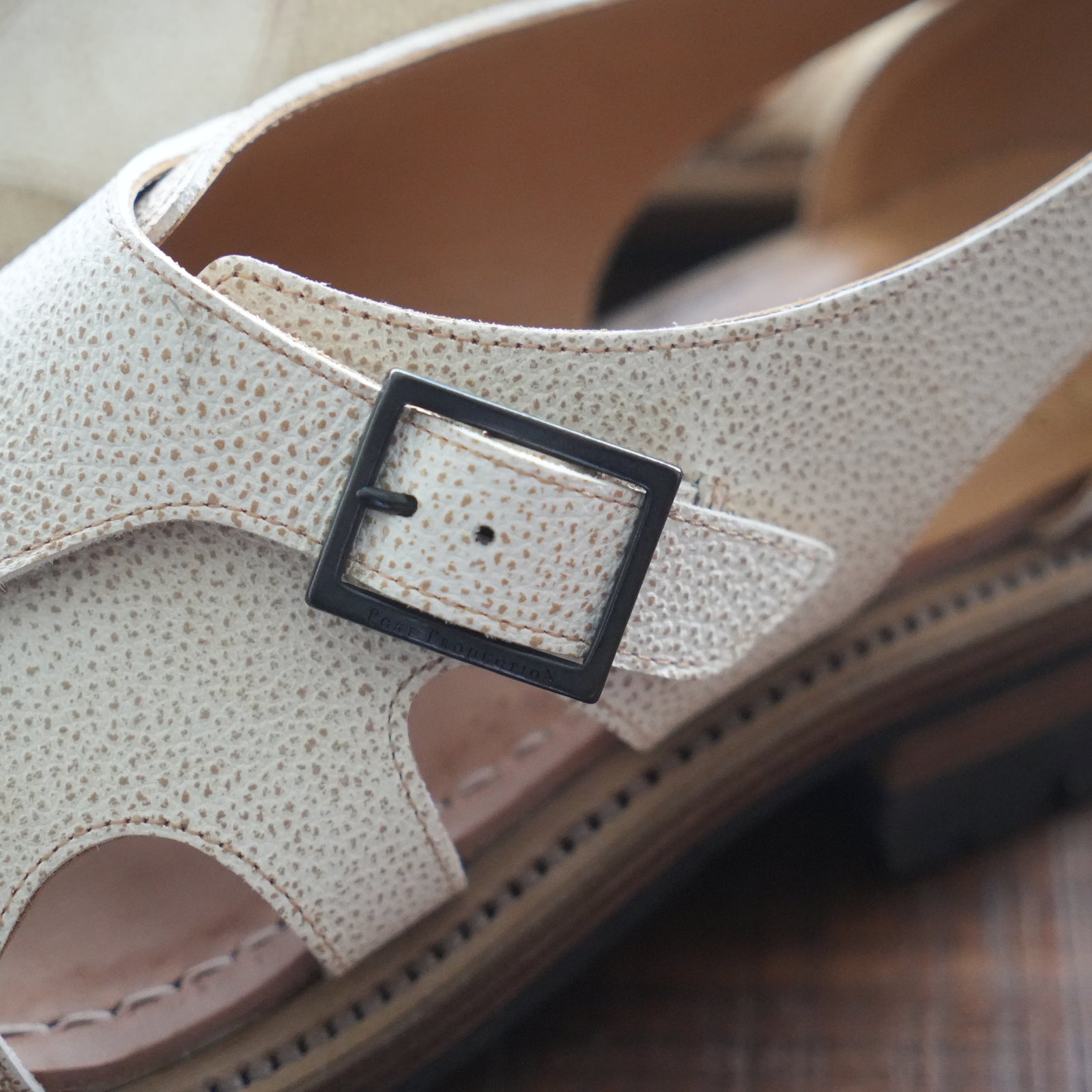 Post Production HUNT SANDALS WHITE – RASSEMBLE