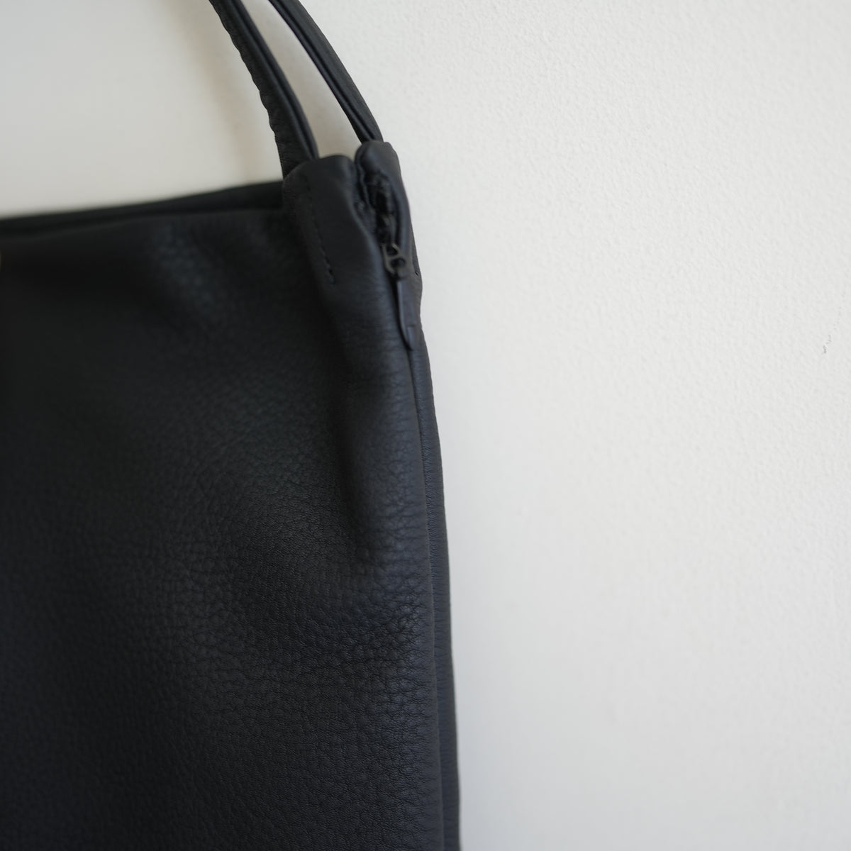 ERA. EO SHRINK RE:PIPE BAG BLK