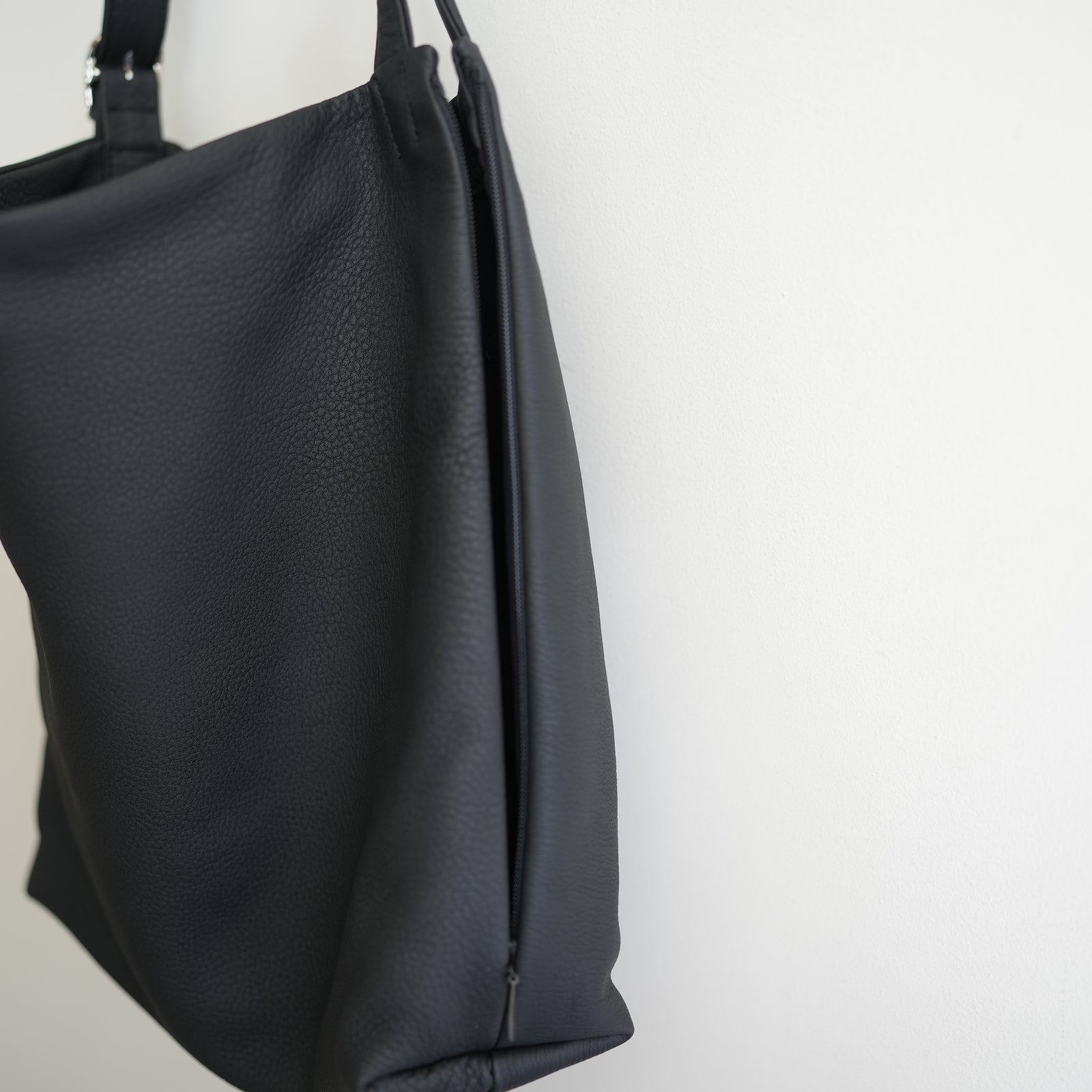 ERA. EO SHRINK RE:PIPE BAG BLK – RASSEMBLE