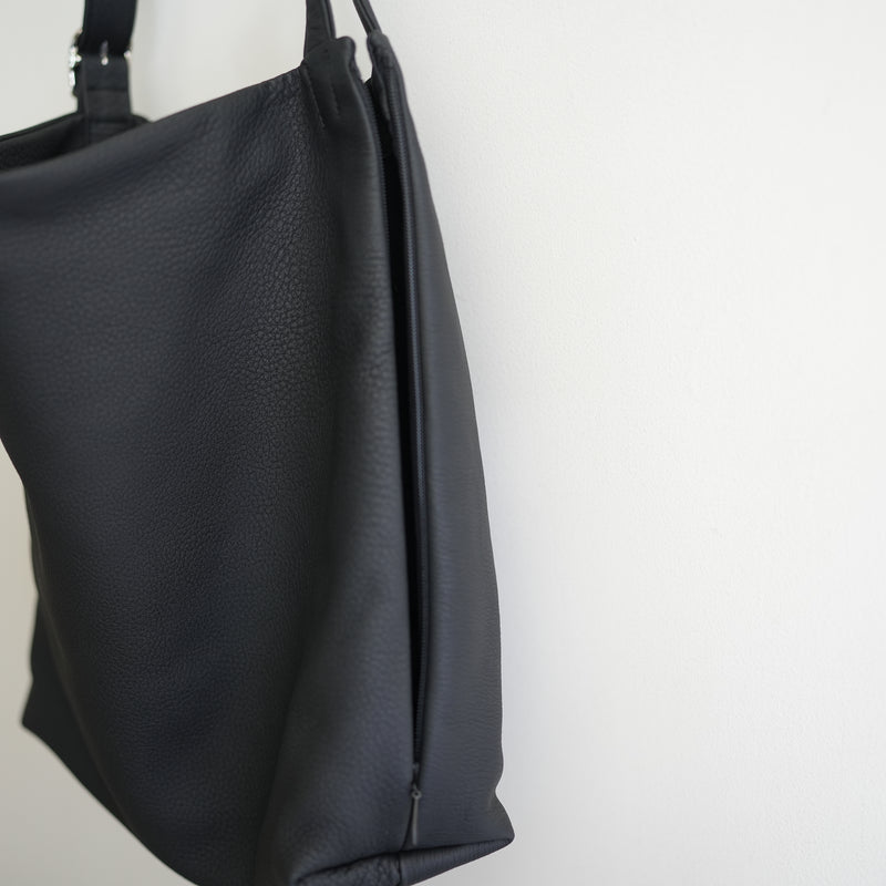 ERA. EO SHRINK RE:PIPE BAG BLK – RASSEMBLE