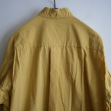 BLACKBIRD cut off collar shirt yellow