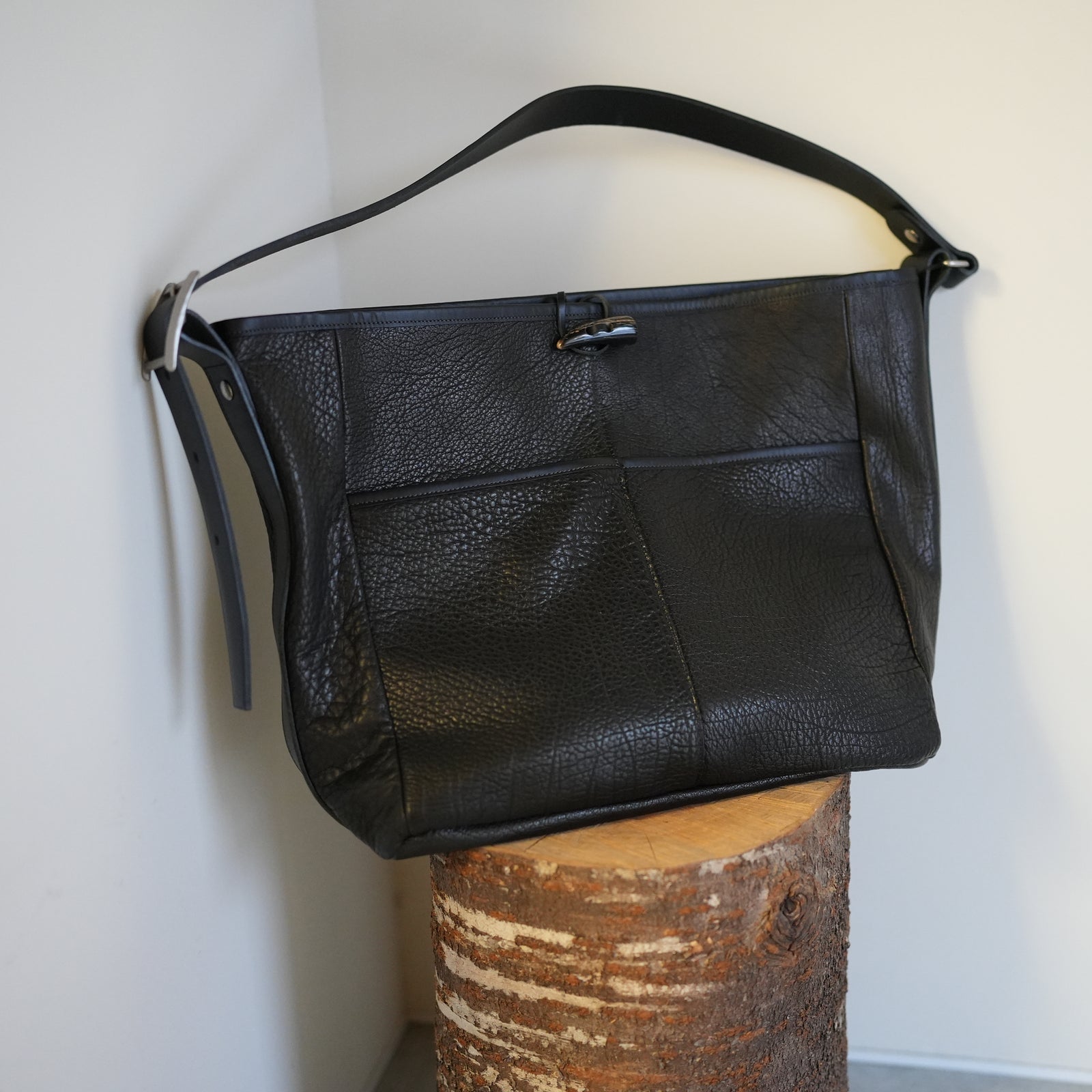 Post Production BUFFALO LEATHER 2 POCKET TOTE BAG – RASSEMBLE