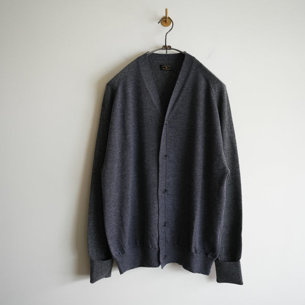 MAATEE&SONS CASHMERE COMBI V CARDIGAN CHARCOAL