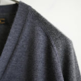 MAATEE&SONS CASHMERE COMBI V CARDIGAN CHARCOAL