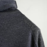 MAATEE&SONS CASHMERE COMBI TURTLE NECK SWEATER CHARCOAL