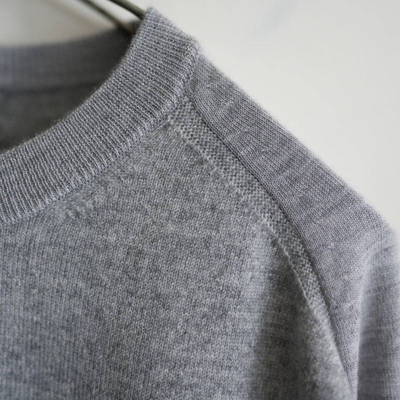 MAATEE&SONS CASHMERE COMBI CREW NECK SWEATER GRAY