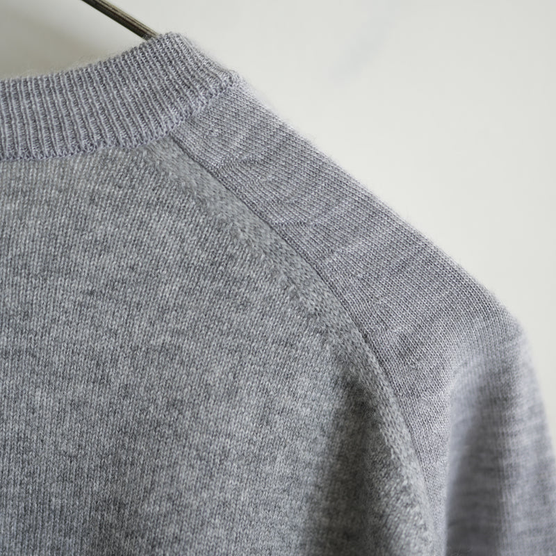 MAATEE&SONS CASHMERE COMBI CREW NECK SWEATER GRAY