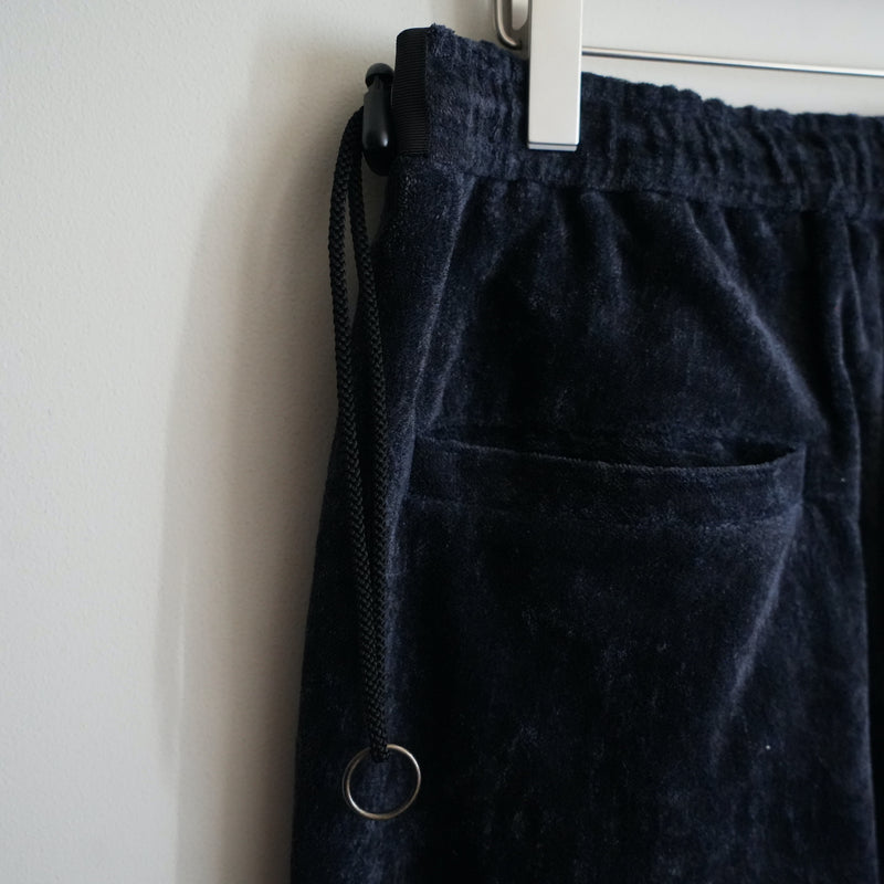 barbell object Velveteen 1tuck Easy Trousers NAVY – RASSEMBLE