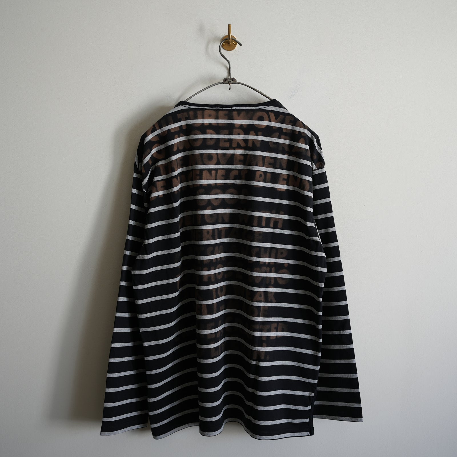 NICENESS HAND STENCIL BLEACH BASQUE TEE LS 