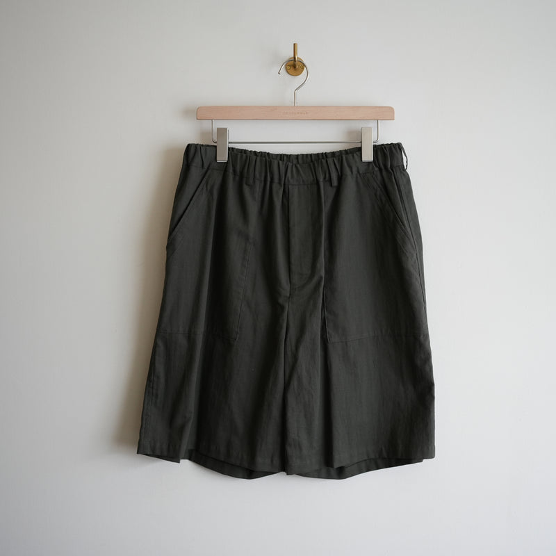 YOKO SAKAMOTO UTILITY EASY SHORTS OLIVE – RASSEMBLE